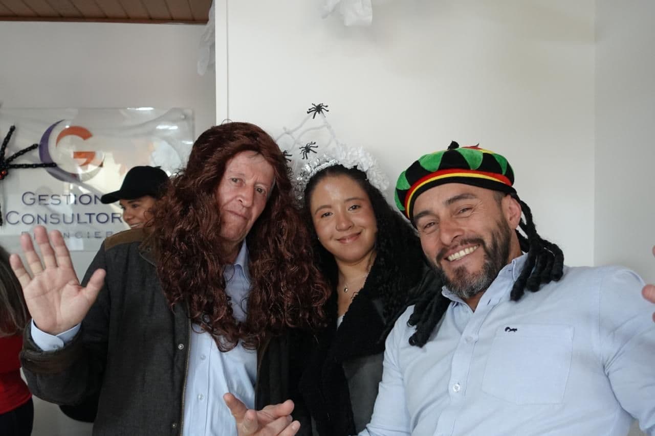 Selfie del equipo reflejando la cultura GyC